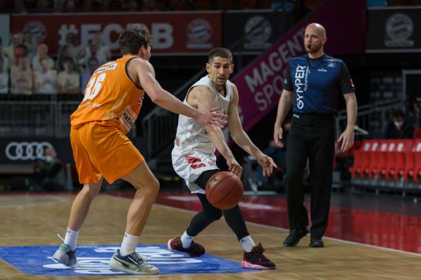 中国足球的 中国足球的