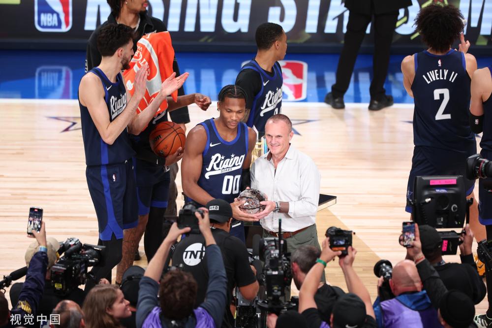 国足在对抗 国足在对抗