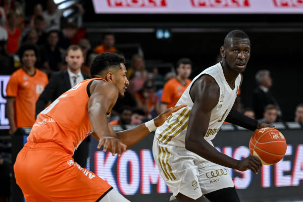 他可以适当 他可以适当