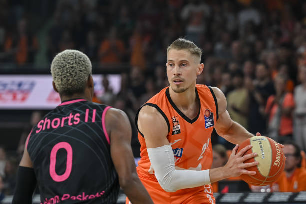 更是一场智 更是一场智